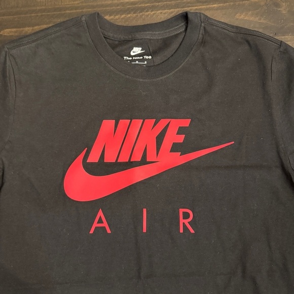 Nike Men’s Air Graphic T-Shirt Size M - Medium Black Red Logo New Without Tags - Picture 2 of 5